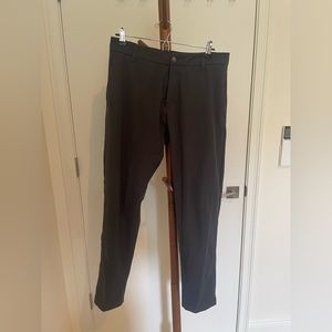 Lululemon commission charcoal size 33